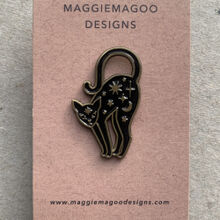 Black cat enamel pin badge